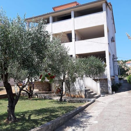 Apartmani Maria Преко Екстер'єр фото