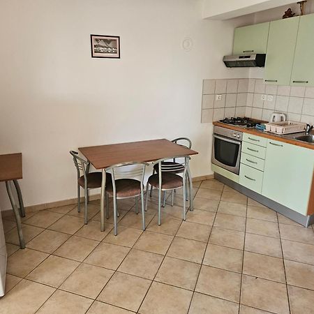 Apartmani Maria Преко Екстер'єр фото