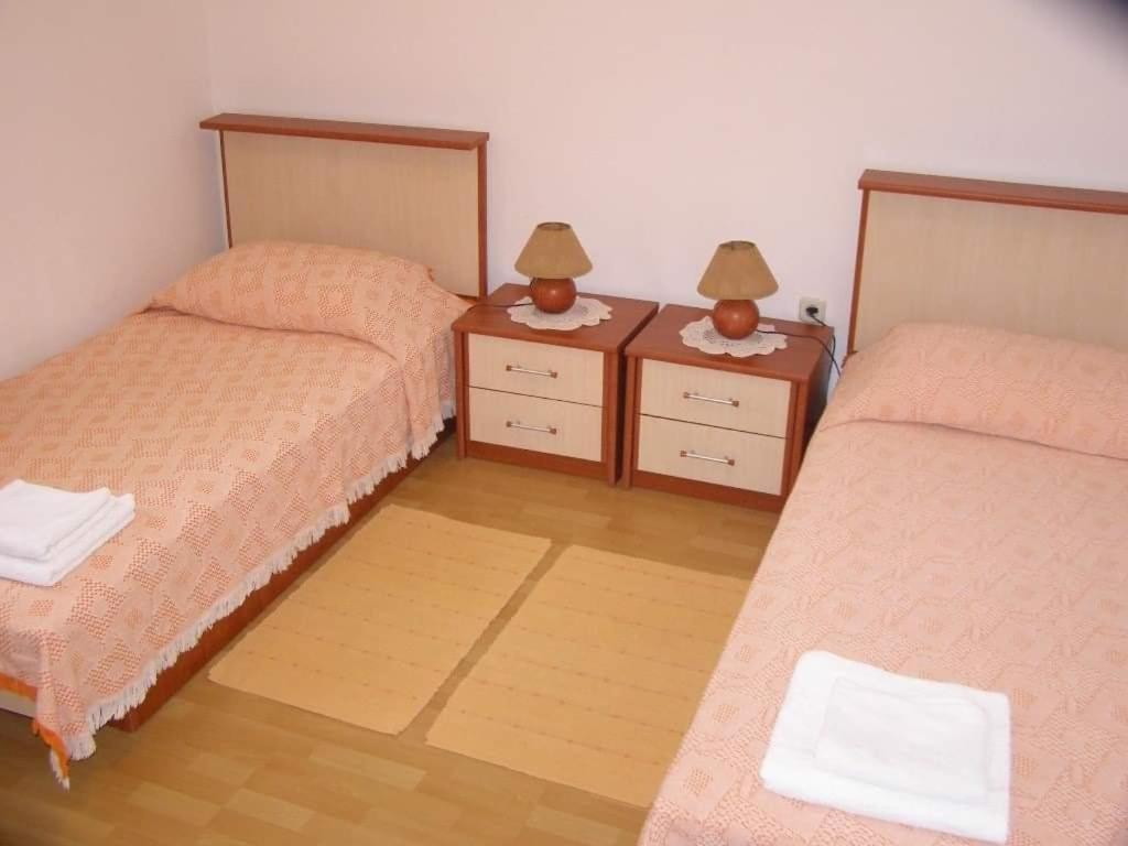 Apartmani Maria Преко Екстер'єр фото